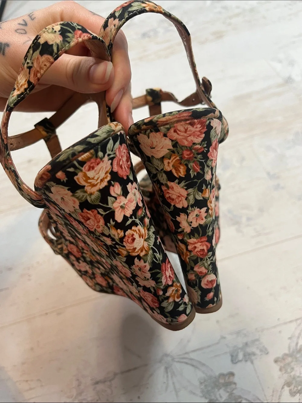 Jeffery Campbell Swan Song Floral Pront Wedges Size 40 US 9.5